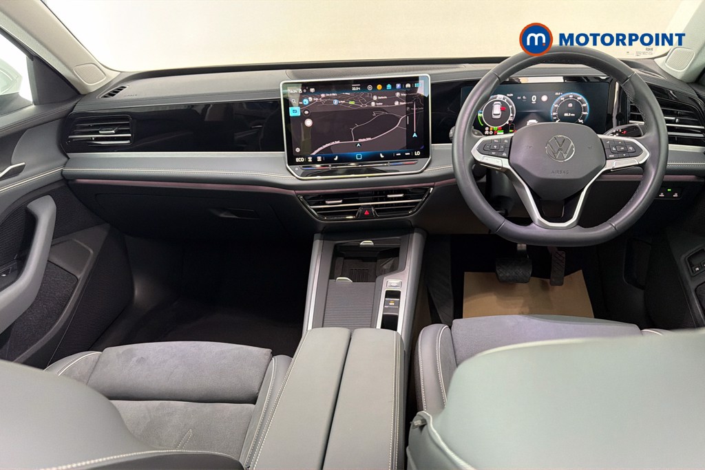 Volkswagen Passat Life Automatic Petrol Plug-In Hybrid Estate - Stock Number (1657368) - 1st supplementary image