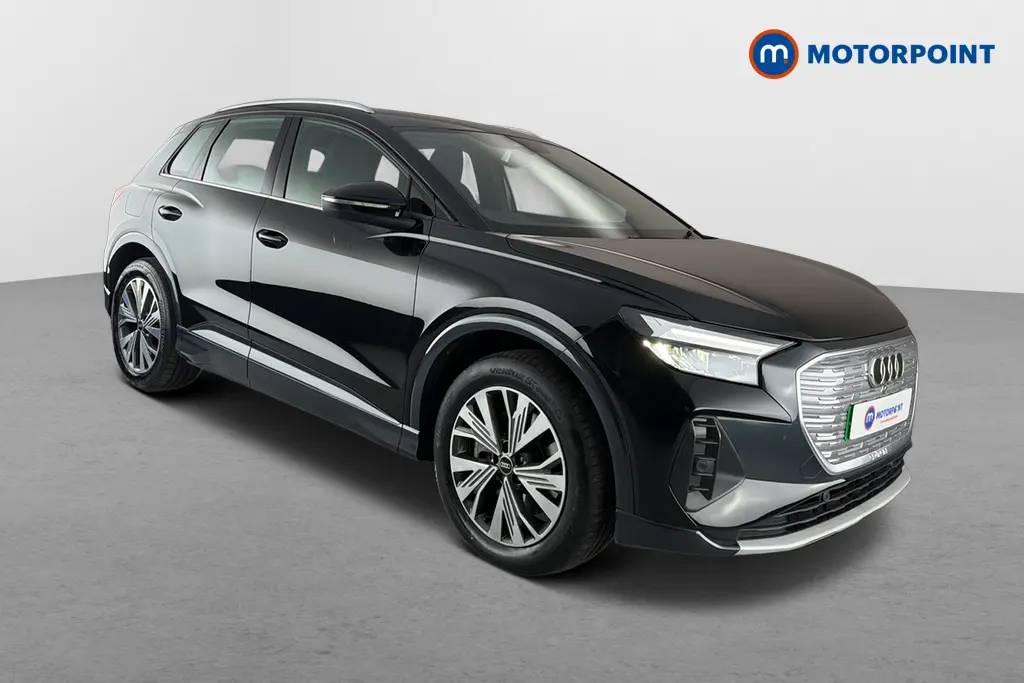 AUDI Q4