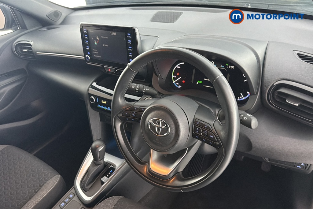 Toyota Yaris Cross Design Automatic Petrol-Electric Hybrid Estate - Stock Number (1658577) - 1st supplementary image