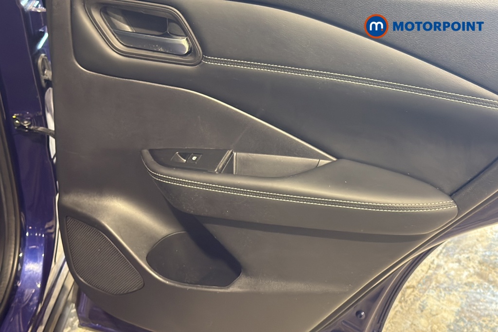 Nissan Qashqai N-Connecta Manual Petrol SUV - Stock Number (1659023) - 996th supplementary image