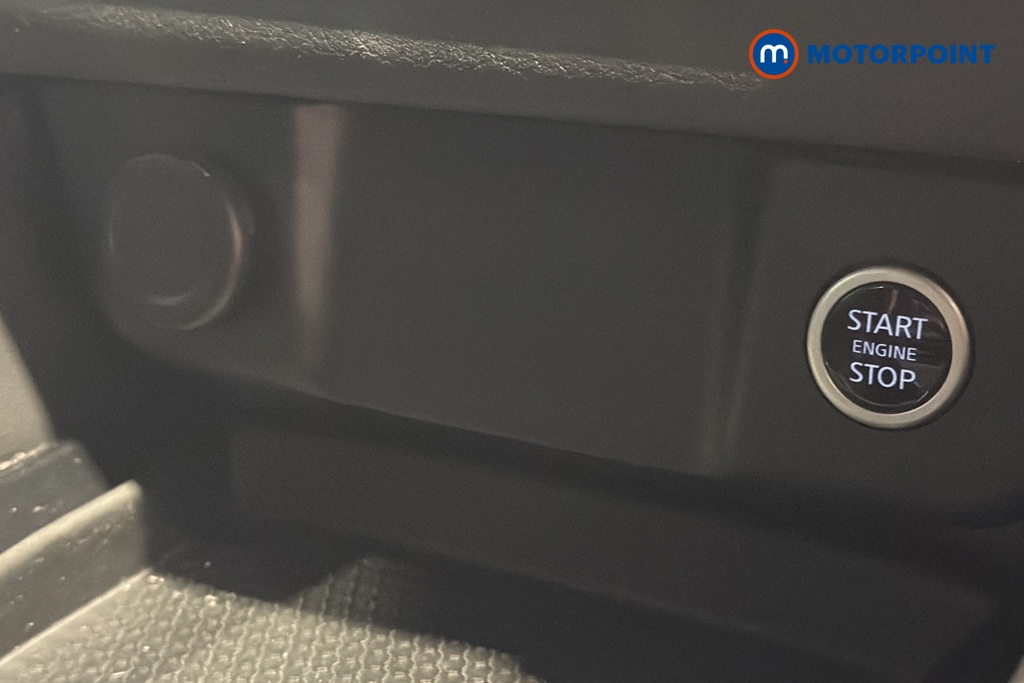 Nissan Qashqai N-Connecta Manual Petrol SUV - Stock Number (1659023) - 998th supplementary image