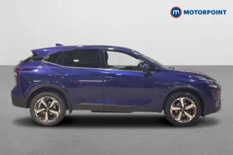 Nissan Qashqai N-Connecta Manual Petrol SUV - Stock Number (1659023) - Passenger side