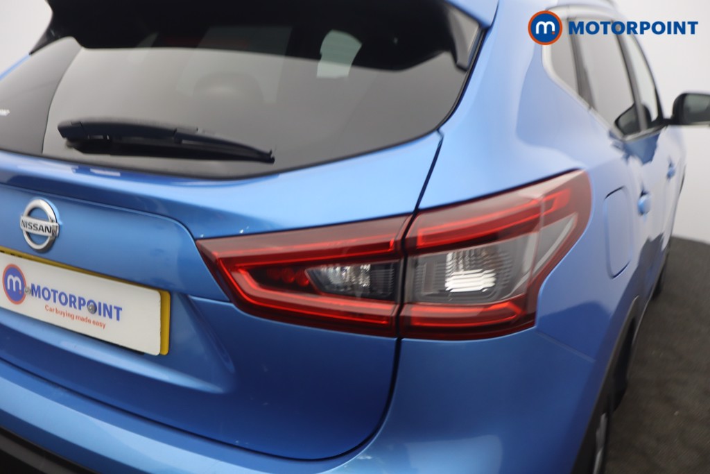 Nissan Qashqai N-Connecta Manual Petrol SUV - Stock Number (1640175) - 3rd supplementary image