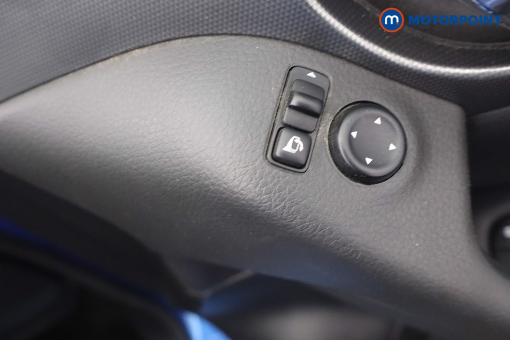 Nissan Qashqai N-Connecta Manual Petrol SUV - Stock Number (1640175) - 13th supplementary image