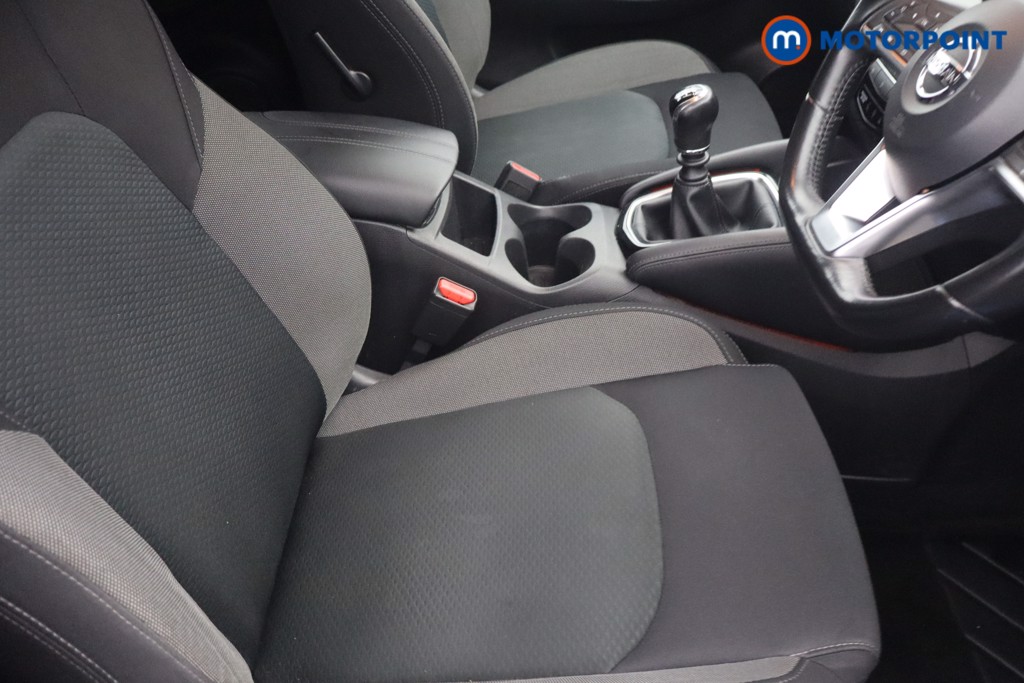 Nissan Qashqai N-Connecta Manual Petrol SUV - Stock Number (1640175) - 15th supplementary image