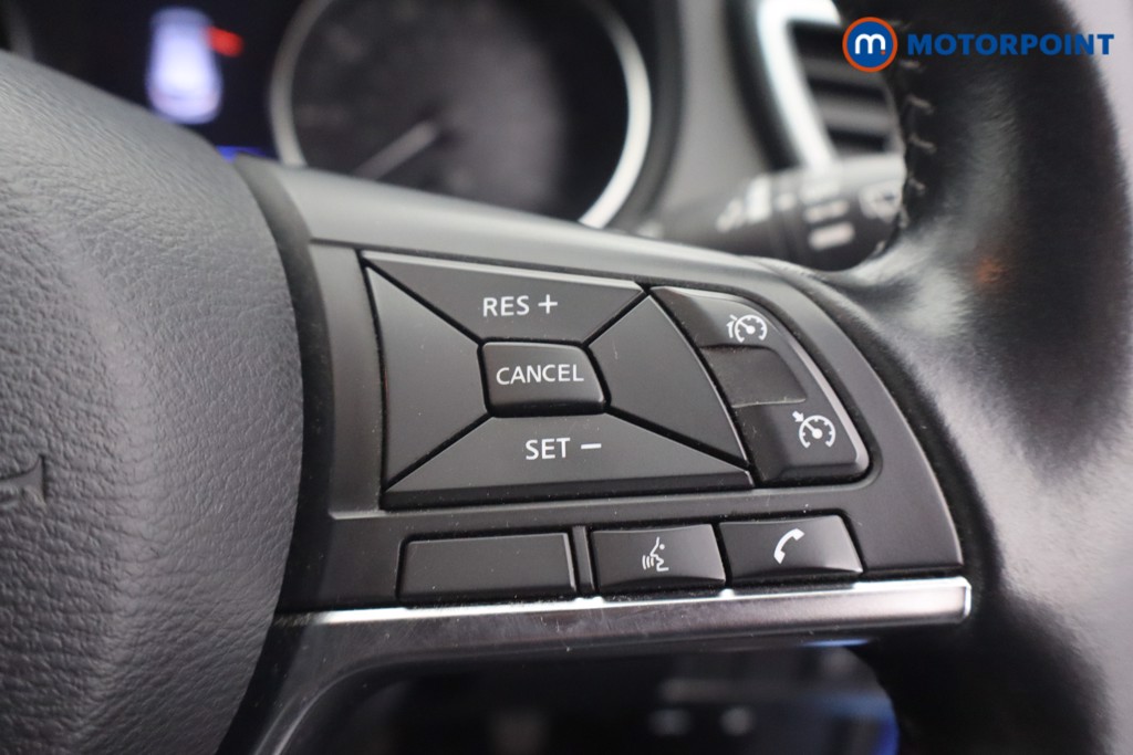 Nissan Qashqai N-Connecta Manual Petrol SUV - Stock Number (1640175) - 16th supplementary image