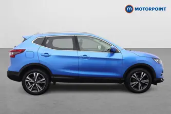 Nissan Qashqai N-Connecta Manual Petrol SUV - Stock Number (1640175) - Drivers side