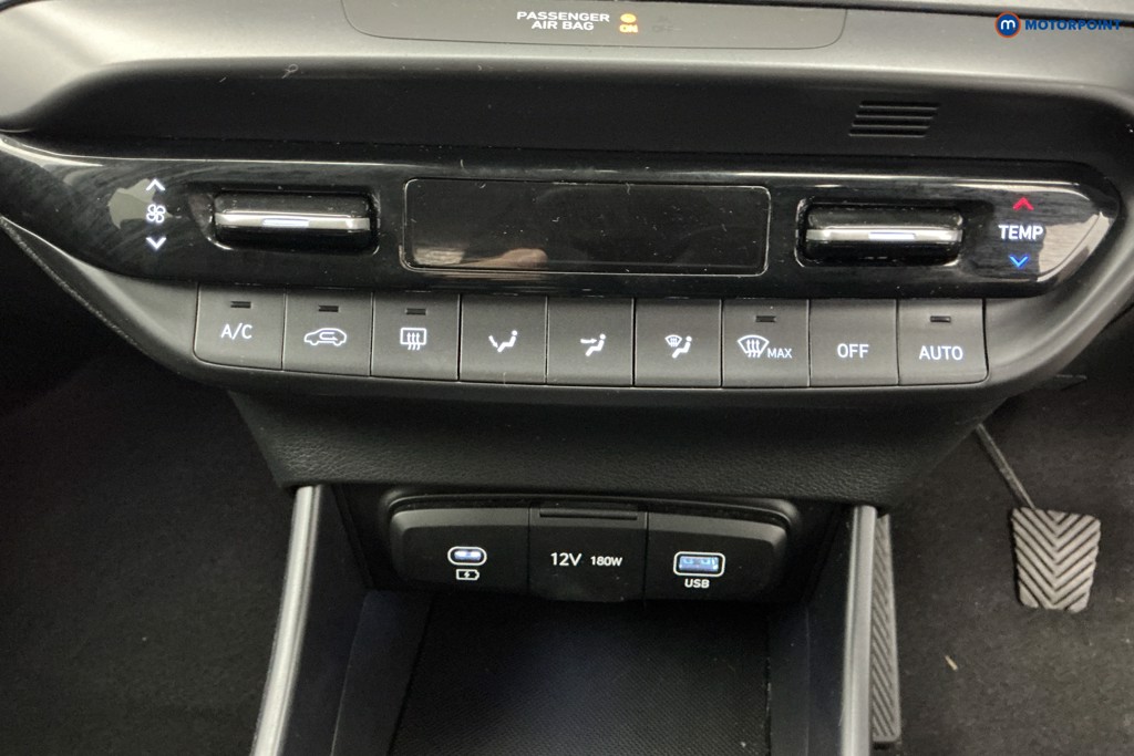 Hyundai I20 Premium Manual Petrol Hatchback - Stock Number (1646041) - 10th supplementary image