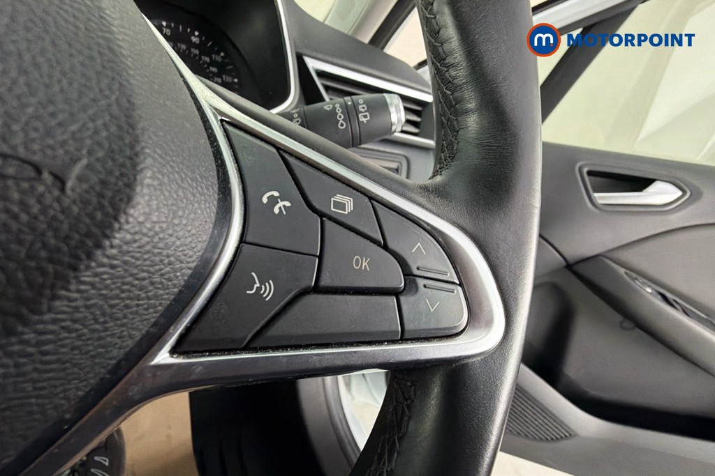 Renault Clio Iconic Manual Petrol Hatchback - Stock Number (1648549) - 4th supplementary image