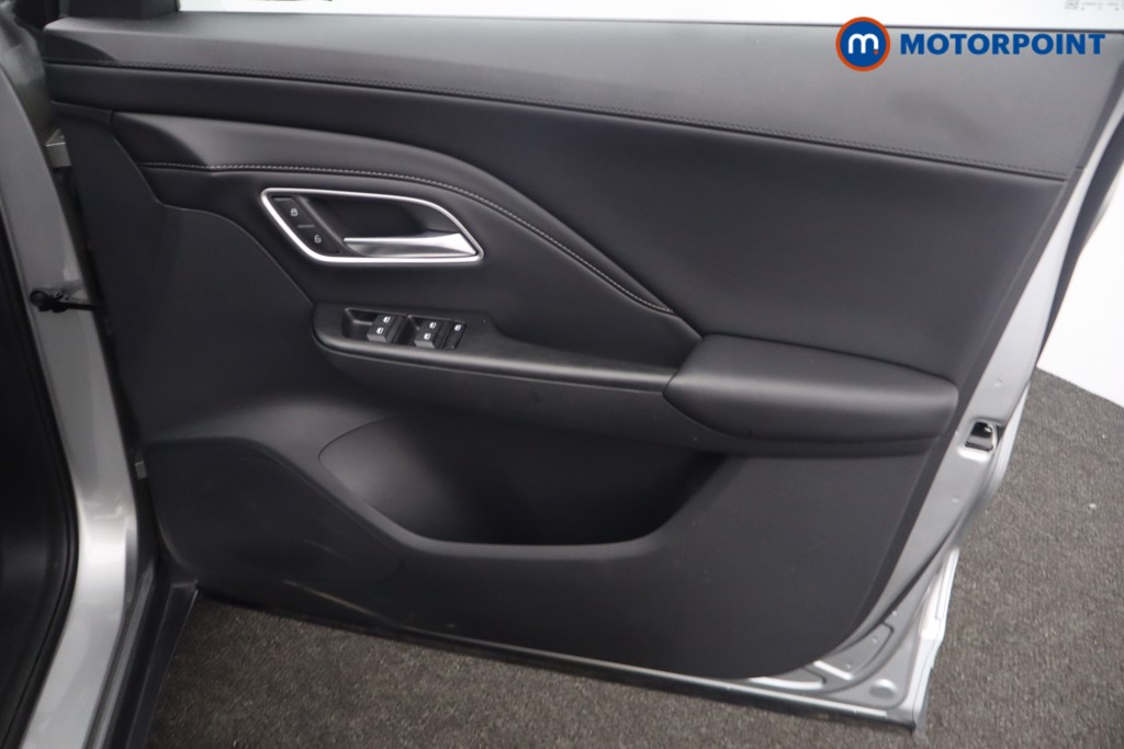Mg Motor Uk ZS Trophy Automatic Petrol-Electric Hybrid SUV - Stock Number (1650750) - 15th supplementary image