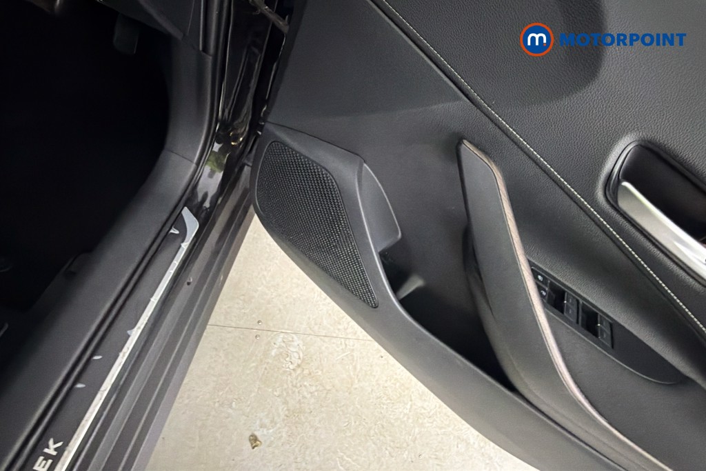 Toyota Corolla Trek Automatic Petrol-Electric Hybrid Estate - Stock Number (1651789) - 21st supplementary image