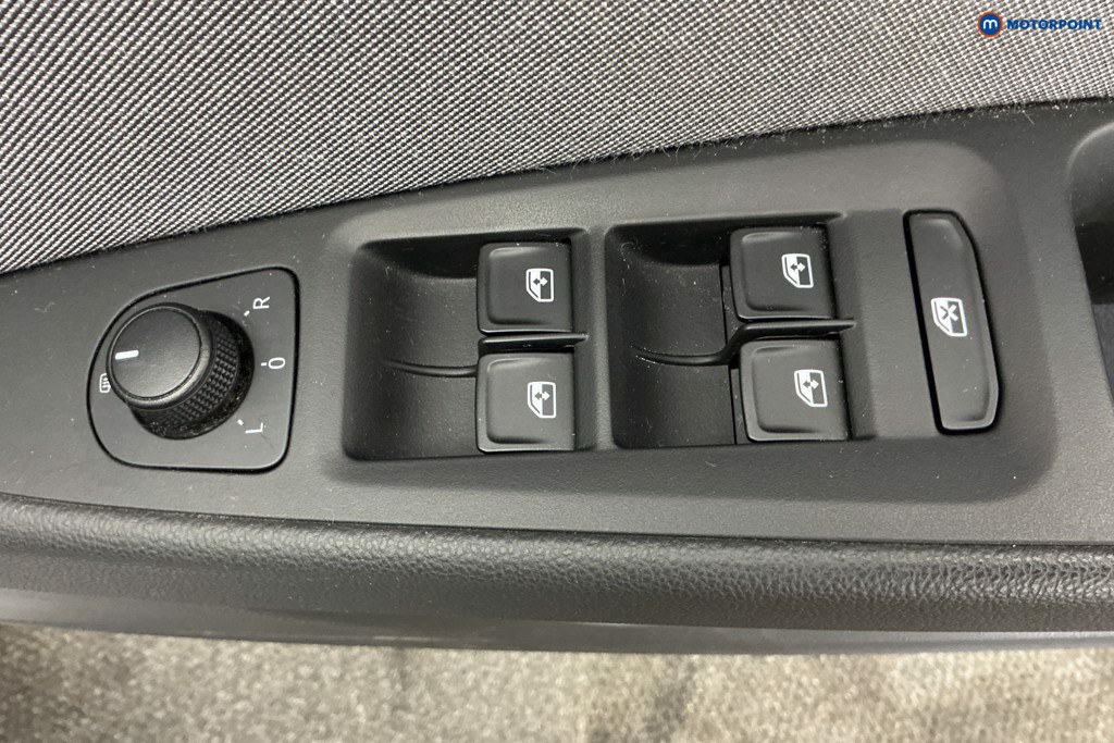Seat Leon Se Dynamic Manual Petrol Hatchback - Stock Number (1651791) - 16th supplementary image
