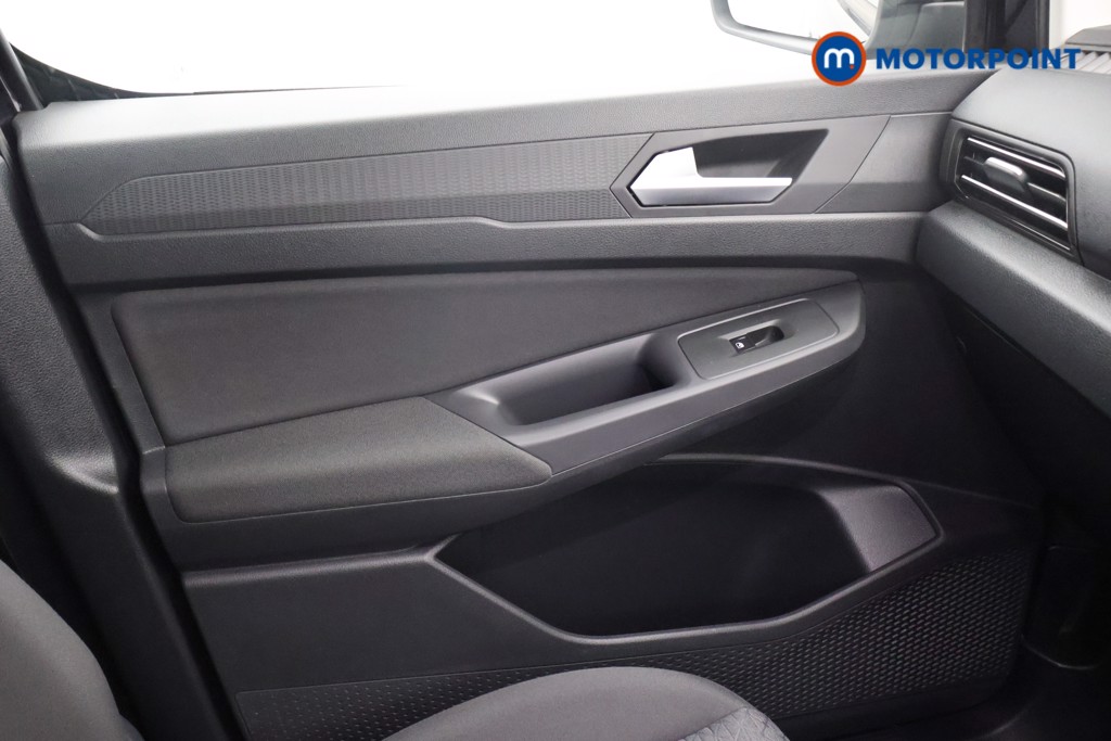 Ford Transit Connect Limited Automatic Petrol Plug-In Hybrid Panel Van - Stock Number (1655399) - 9th supplementary image