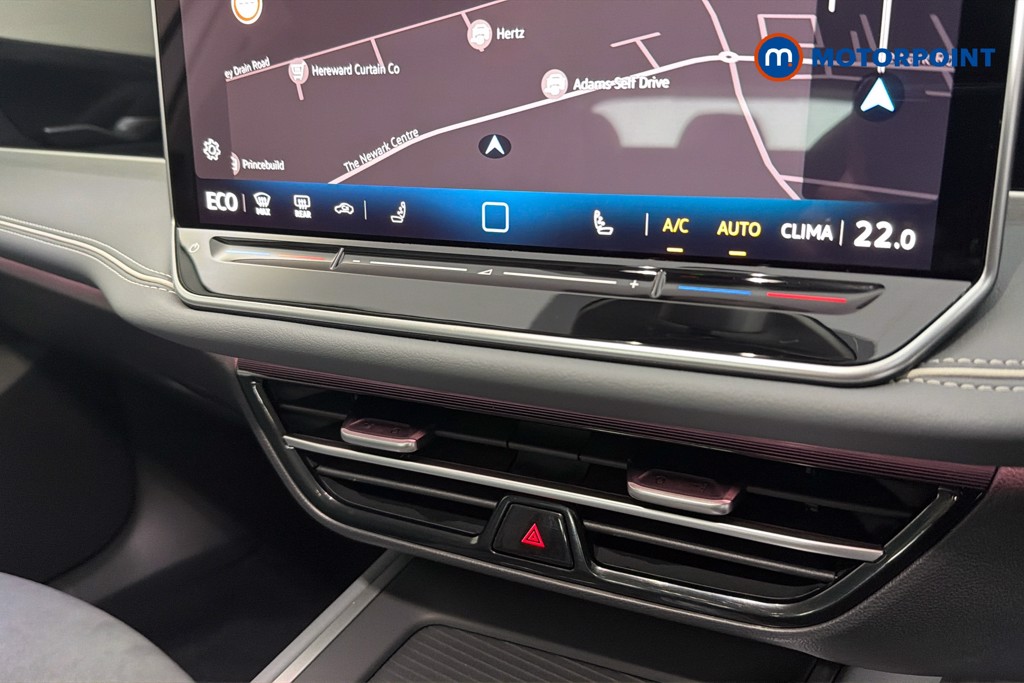 Volkswagen Passat Life Automatic Petrol Plug-In Hybrid Estate - Stock Number (1655495) - 12th supplementary image