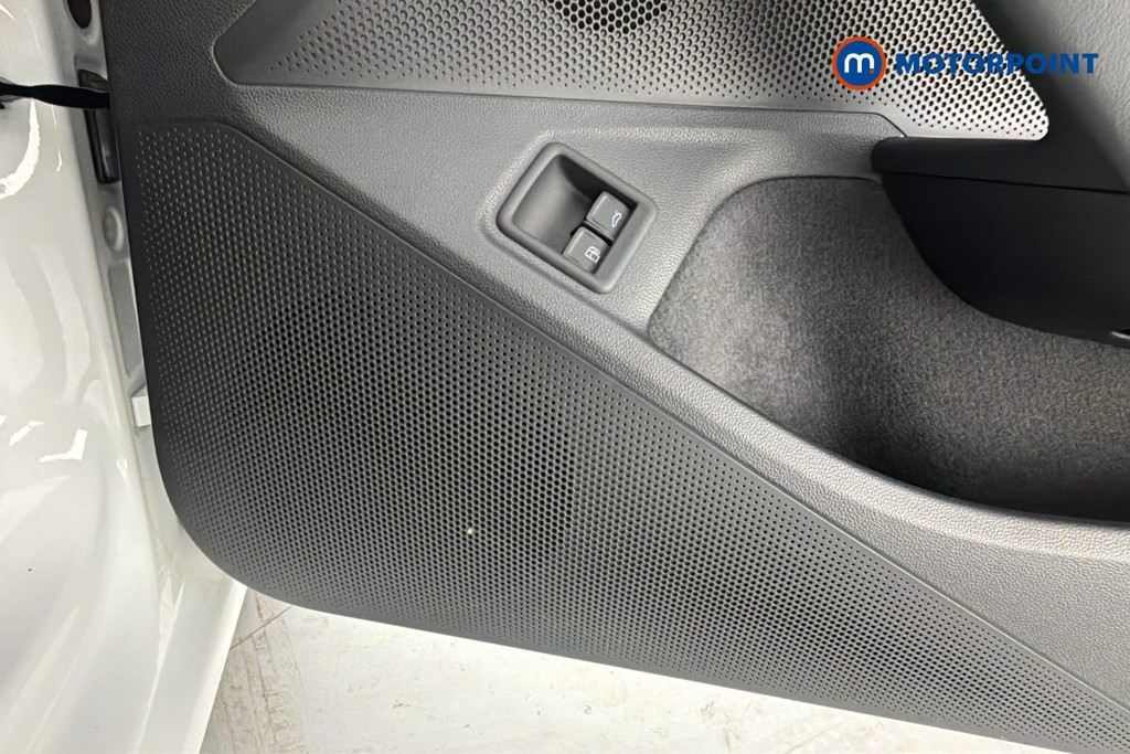 Volkswagen Passat Life Automatic Petrol Plug-In Hybrid Estate - Stock Number (1655495) - 21st supplementary image