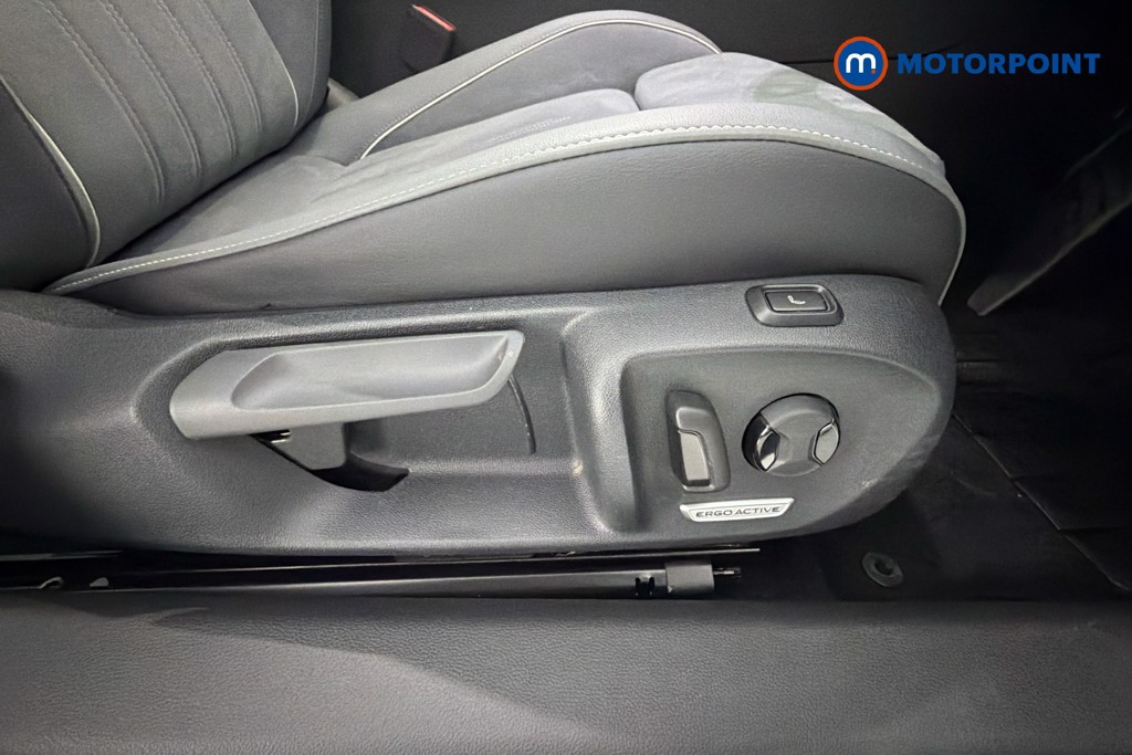 Volkswagen Passat Life Automatic Petrol Plug-In Hybrid Estate - Stock Number (1655495) - 25th supplementary image