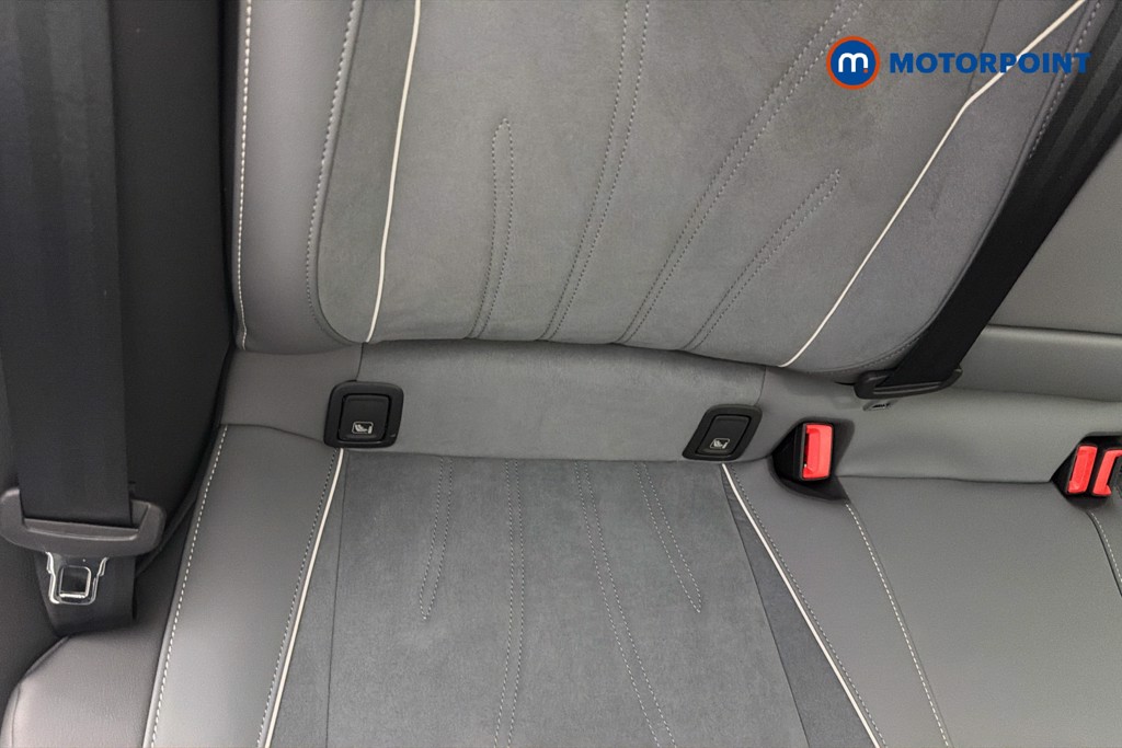 Volkswagen Passat Life Automatic Petrol Plug-In Hybrid Estate - Stock Number (1655495) - 29th supplementary image