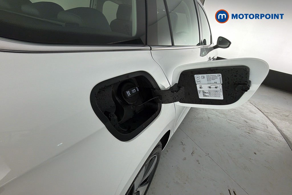 Volkswagen Passat Life Automatic Petrol Plug-In Hybrid Estate - Stock Number (1655495) - 41st supplementary image