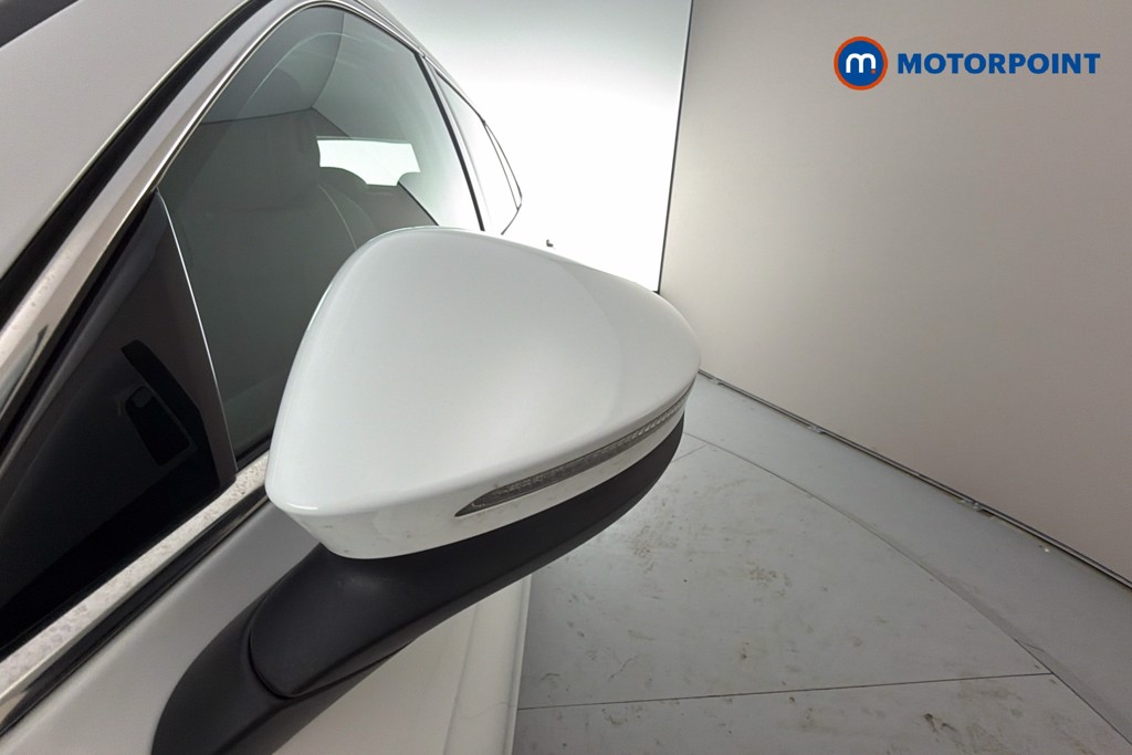 Volkswagen Passat Life Automatic Petrol Plug-In Hybrid Estate - Stock Number (1655495) - 43rd supplementary image
