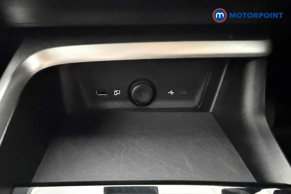 Mg Motor Uk ZS Trophy Automatic Petrol-Electric Hybrid SUV - Stock Number (1656109) - 13th supplementary image