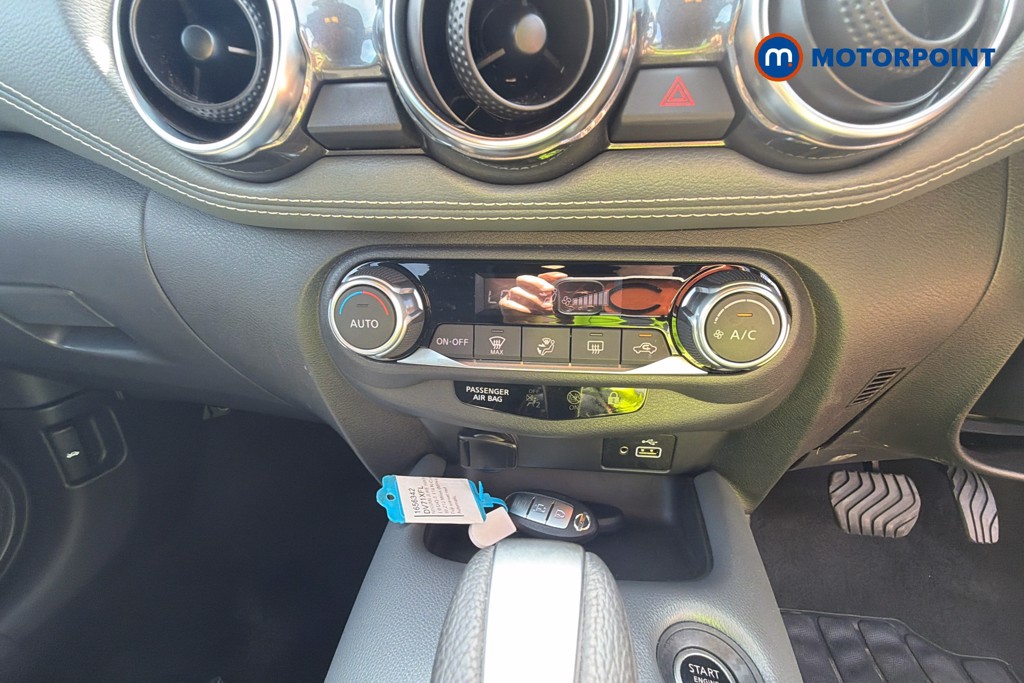 Nissan Juke N-Connecta Automatic Petrol SUV - Stock Number (1656342) - 21st supplementary image