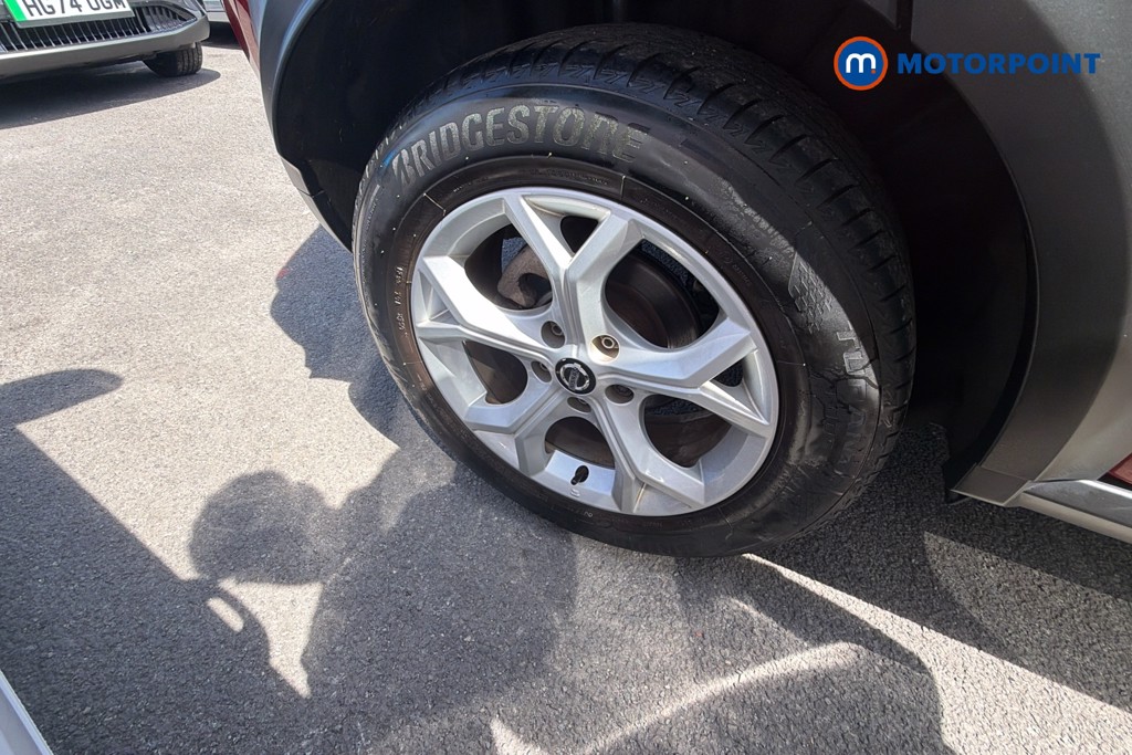 Nissan Juke N-Connecta Automatic Petrol SUV - Stock Number (1656342) - 35th supplementary image