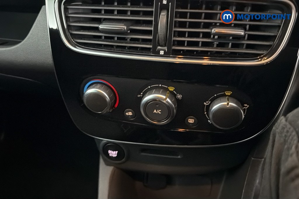 Renault Clio Iconic Manual Petrol Hatchback - Stock Number (1656500) - 12th supplementary image