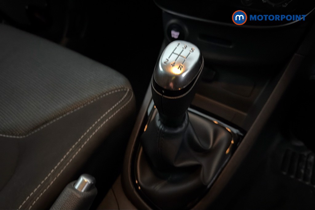 Renault Clio Iconic Manual Petrol Hatchback - Stock Number (1656500) - 15th supplementary image