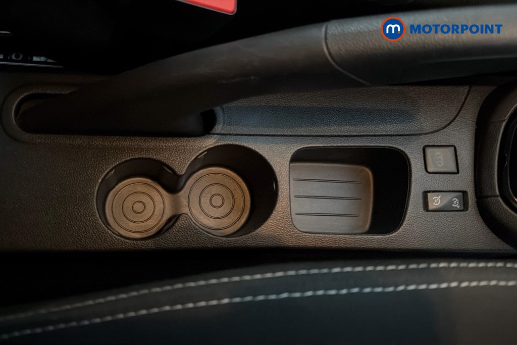 Renault Clio Iconic Manual Petrol Hatchback - Stock Number (1656500) - 16th supplementary image