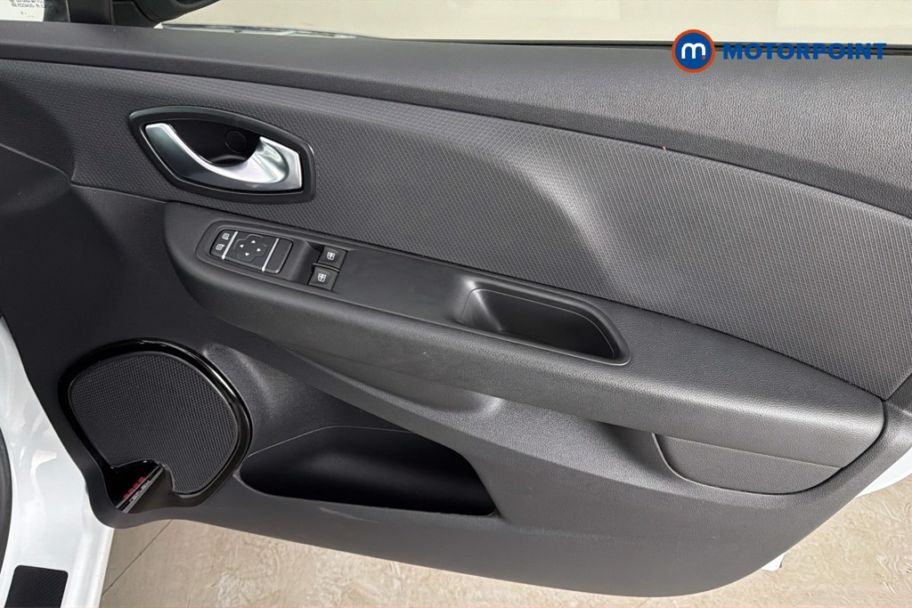 Renault Clio Iconic Manual Petrol Hatchback - Stock Number (1656500) - 19th supplementary image