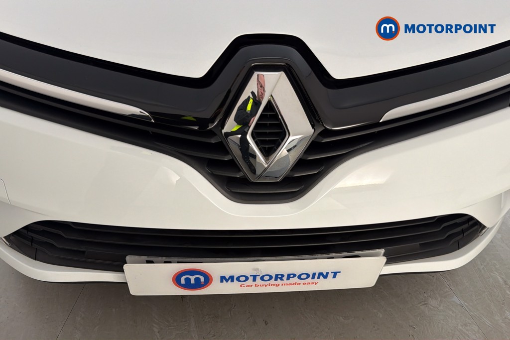Renault Clio Iconic Manual Petrol Hatchback - Stock Number (1656500) - 45th supplementary image
