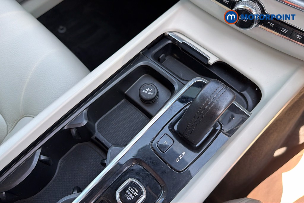 Volvo Xc60 Momentum Automatic Petrol SUV - Stock Number (1656842) - 15th supplementary image