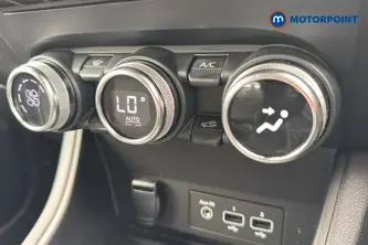 Renault Captur Techno Manual Petrol SUV - Stock Number (1657608) - 12th supplementary image