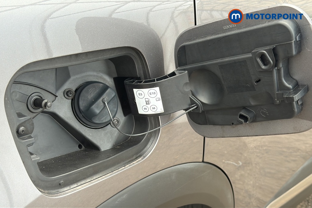 Renault Captur Techno Manual Petrol SUV - Stock Number (1657608) - 41st supplementary image