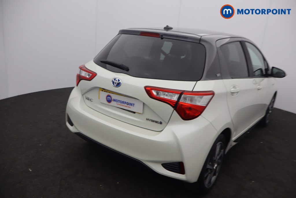 Toyota Yaris Y20 Automatic Petrol-Electric Hybrid Hatchback - Stock Number (1657985) - 2nd supplementary image