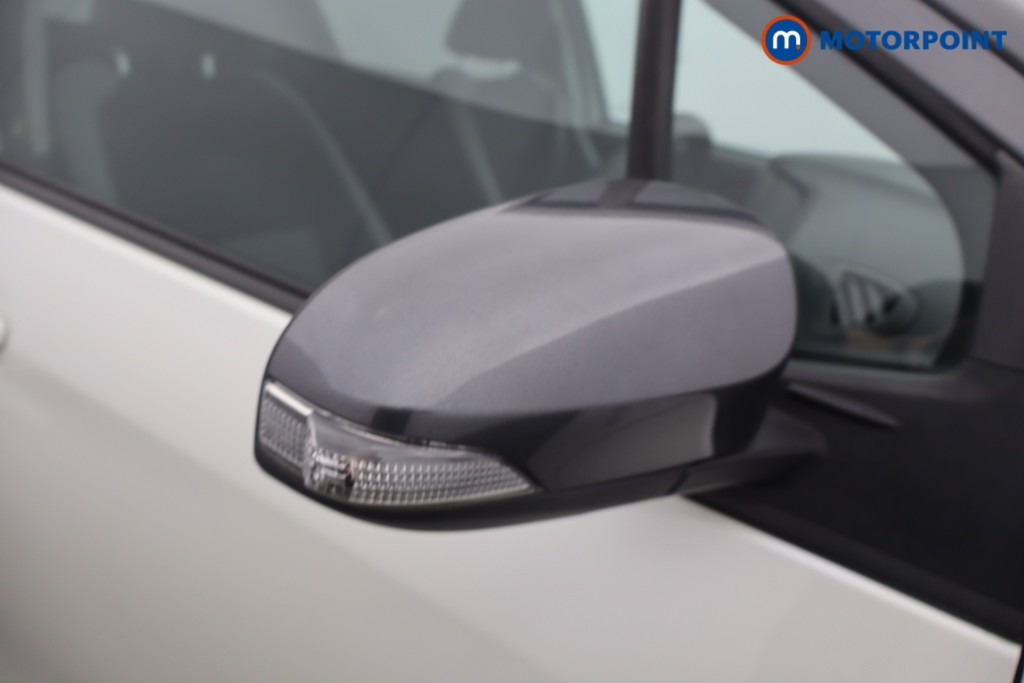 Toyota Yaris Y20 Automatic Petrol-Electric Hybrid Hatchback - Stock Number (1657985) - 23rd supplementary image