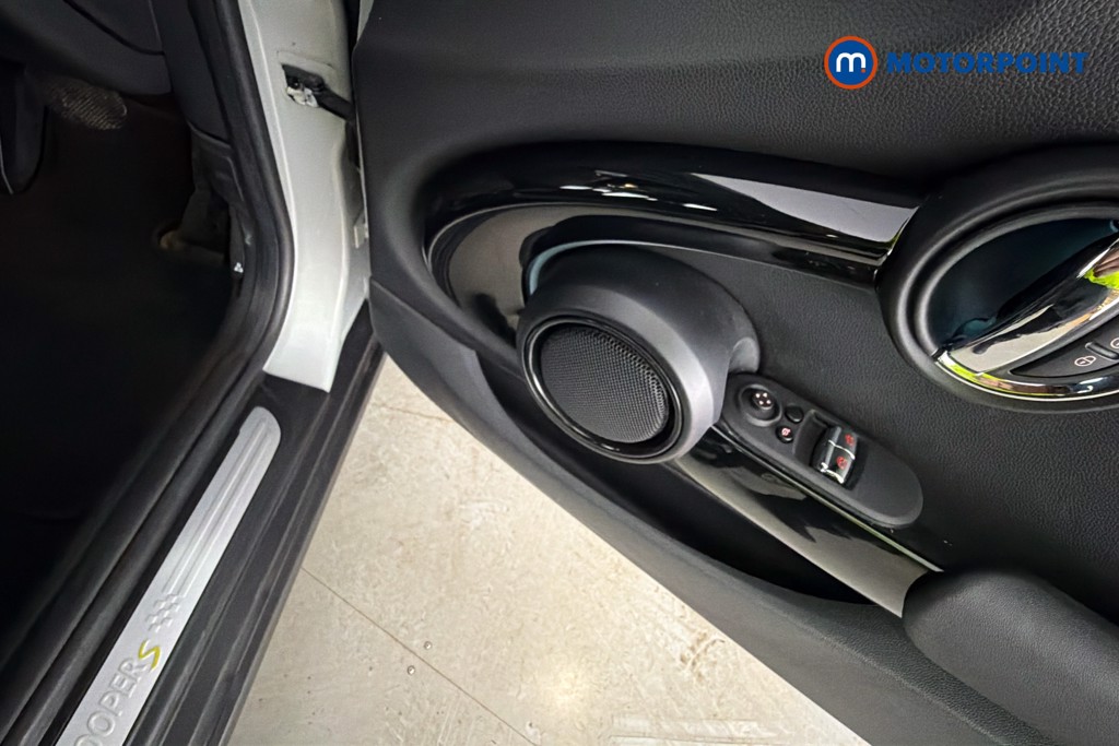 Mini Hatchback Cooper S Level 2 Automatic Electric Hatchback - Stock Number (1658203) - 21st supplementary image