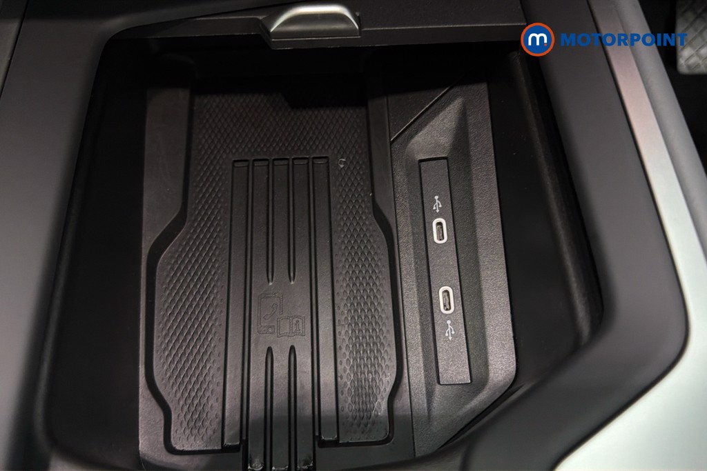 Volkswagen Passat Life Automatic Petrol Plug-In Hybrid Estate - Stock Number (1658413) - 17th supplementary image