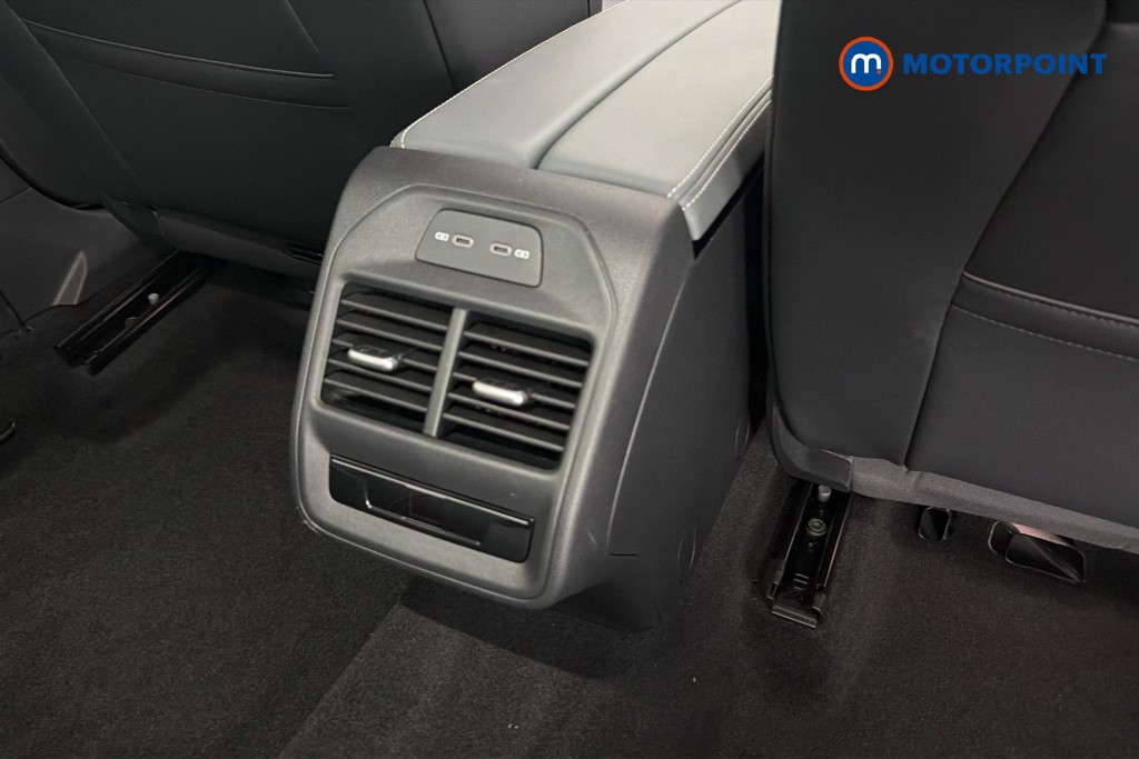 Volkswagen Passat Life Automatic Petrol Plug-In Hybrid Estate - Stock Number (1658413) - 30th supplementary image