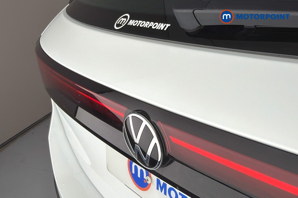 Volkswagen Passat Life Automatic Petrol Plug-In Hybrid Estate - Stock Number (1658413) - 37th supplementary image