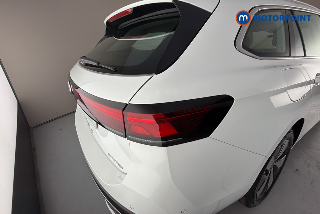 Volkswagen Passat Life Automatic Petrol Plug-In Hybrid Estate - Stock Number (1658413) - 38th supplementary image