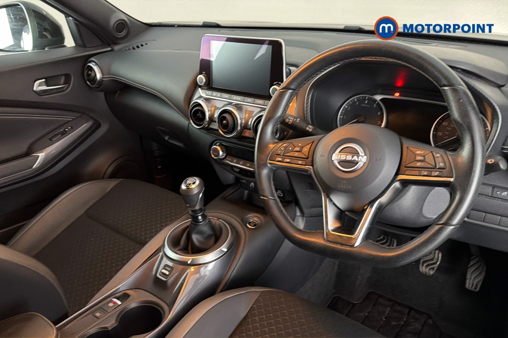 Nissan Juke N-Connecta Manual Petrol SUV - Stock Number (1658426) - 2nd supplementary image