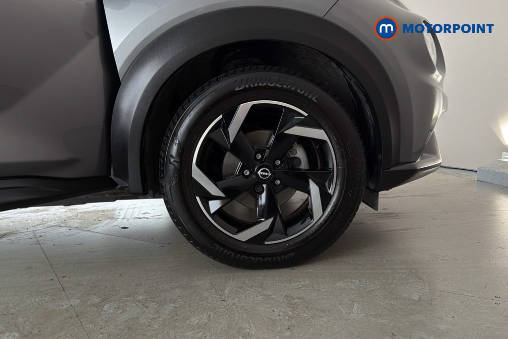Nissan Juke N-Connecta Manual Petrol SUV - Stock Number (1658426) - 50th supplementary image