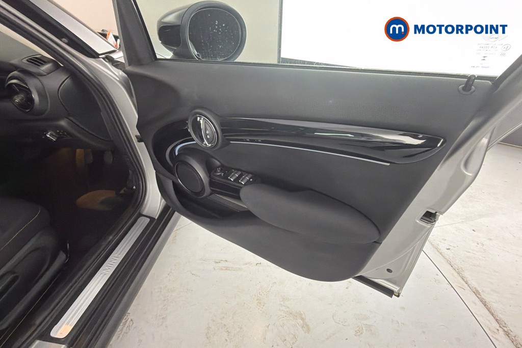 Mini Hatchback Cooper Classic Manual Petrol Hatchback - Stock Number (1659592) - 19th supplementary image