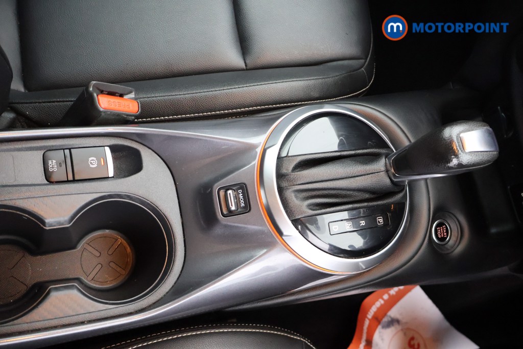 Nissan Juke Tekna Automatic Petrol SUV - Stock Number (1645541) - 8th supplementary image