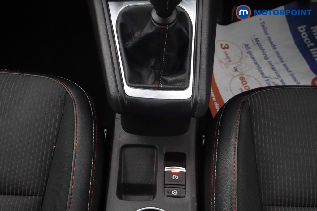 Renault Captur R.S. Line Manual Petrol SUV - Stock Number (1650301) - 5th supplementary image
