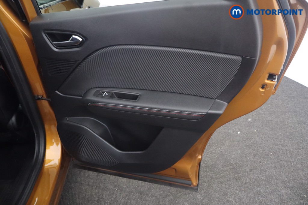 Renault Captur R.S. Line Manual Petrol SUV - Stock Number (1650301) - 19th supplementary image