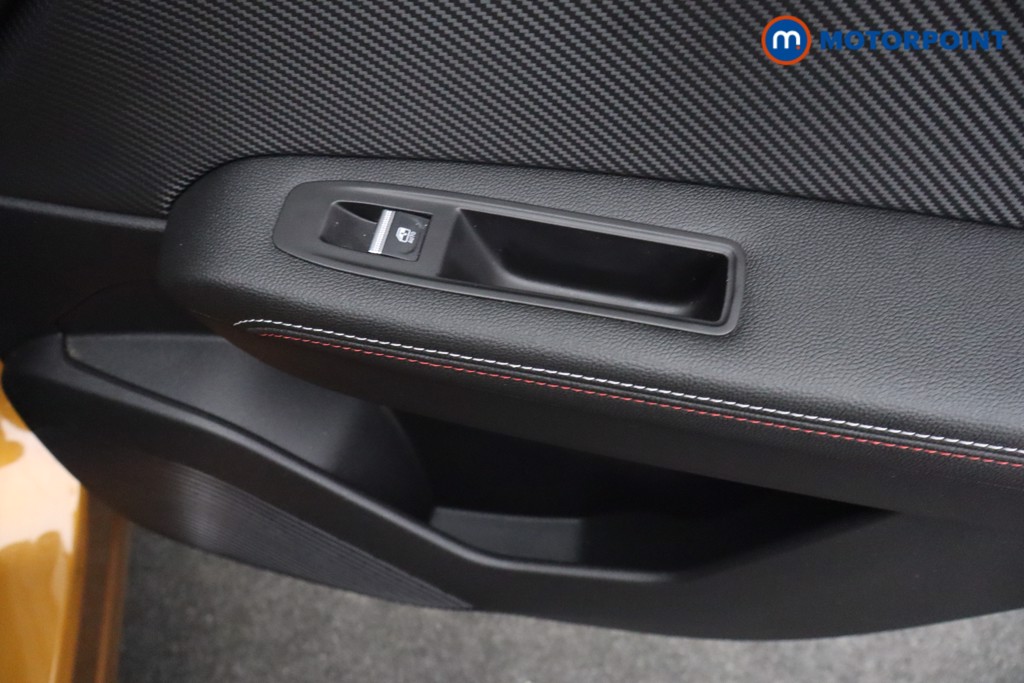 Renault Captur R.S. Line Manual Petrol SUV - Stock Number (1650301) - 20th supplementary image