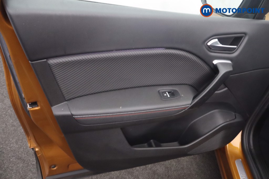 Renault Captur R.S. Line Manual Petrol SUV - Stock Number (1650301) - 31st supplementary image