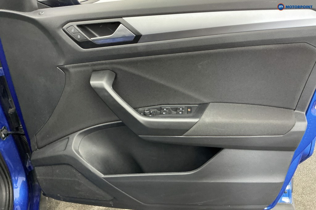 Volkswagen T-Roc Life Manual Petrol SUV - Stock Number (1651397) - 15th supplementary image